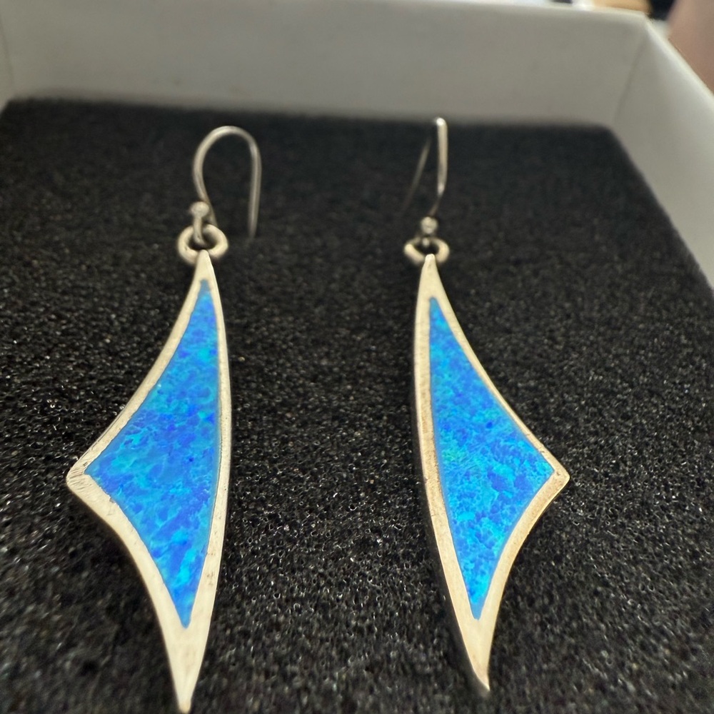 Village Silversmith Sterling Silver 925 Opal Stone Modern Curved Dangle Earrings - Picture 4 of 5